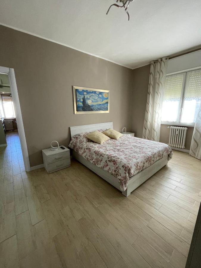 Casa Iris Lejlighed Rozzano Eksteriør billede