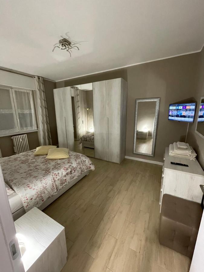 Casa Iris Lejlighed Rozzano Eksteriør billede