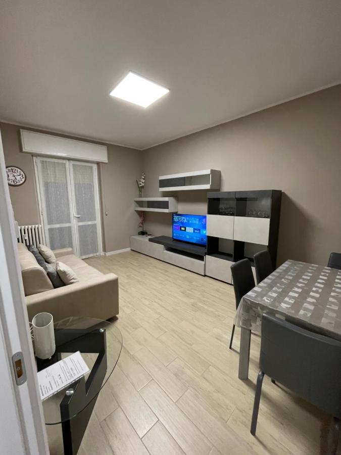 Casa Iris Lejlighed Rozzano Eksteriør billede